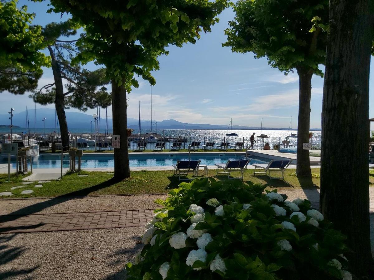 Villaggio Turistico Dei Tigli Padenghe sul Garda Εξωτερικό φωτογραφία